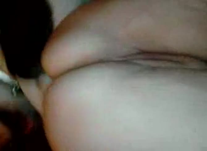 Video :Young lady's pinkish pussy got fucked in dog porno